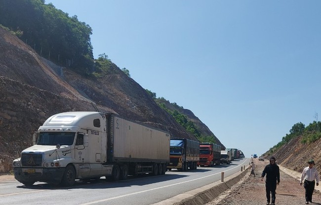Vì sao cấm xe tải trọng trên 10 tấn vào cao tốc Cam Lộ - La Sơn từ ngày 7/6?  - Ảnh 1.