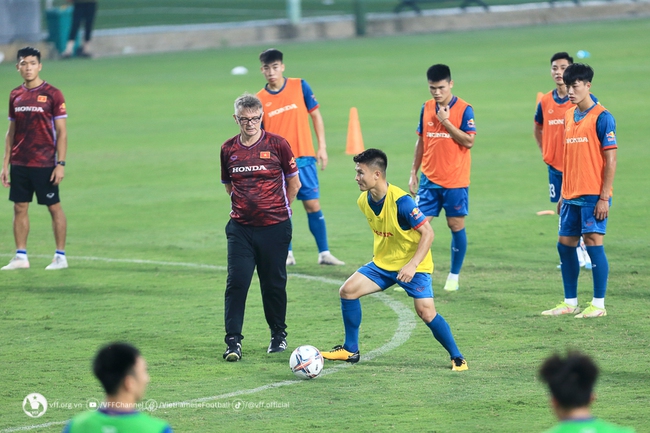 HLV Troussier đưa ra yêu cầu quan trọng với ĐT Việt Nam và U23 Việt Nam - Ảnh 4.