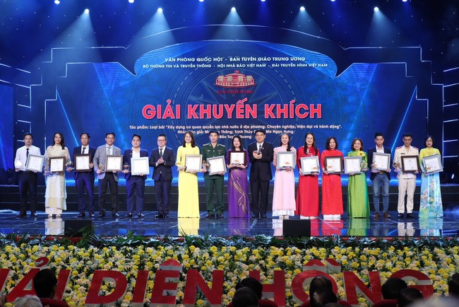  Báo NTNN/Dân Việt đoạt Giải Báo chí toàn quốc về Quốc hội và Hội đồng nhân dân (Giải Diên Hồng) - Ảnh 2.