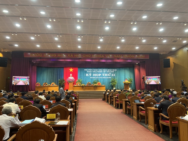 Lần đầu tiên, UBND tỉnh Bình Định 'chốt' chỉ tiêu kinh tế - xã hội đến tận cấp huyện - Ảnh 2.