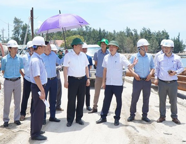 Lãnh đạo Bộ KHĐT kiểm tra 2 dự án hàng nghìn tỷ ở Thừa Thiên Huế - Ảnh 2.