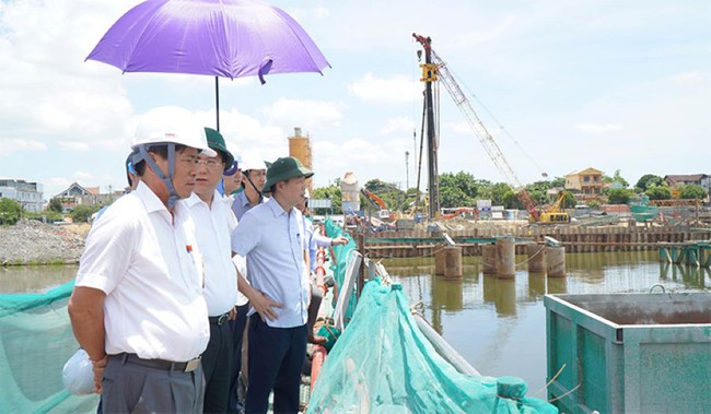 Lãnh đạo Bộ KHĐT kiểm tra 2 dự án hàng nghìn tỷ ở Thừa Thiên Huế - Ảnh 1.