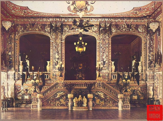 Nhà hát tráng lệ của vua Khải Định hơn 100 năm trước - Ảnh 1.