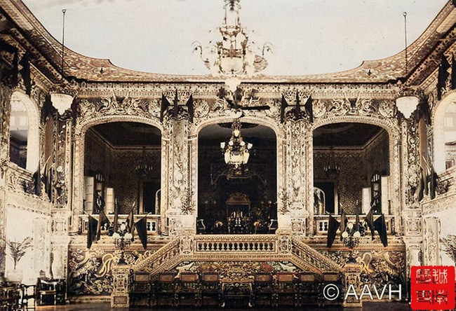 Nhà hát tráng lệ của vua Khải Định hơn 100 năm trước - Ảnh 9.