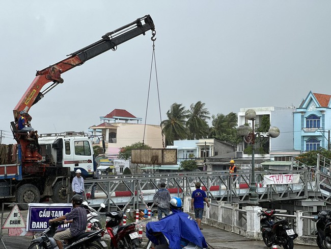 Trà Vinh: Cầu tạm Long Bình 1 sập khi thử tải - Ảnh 2.