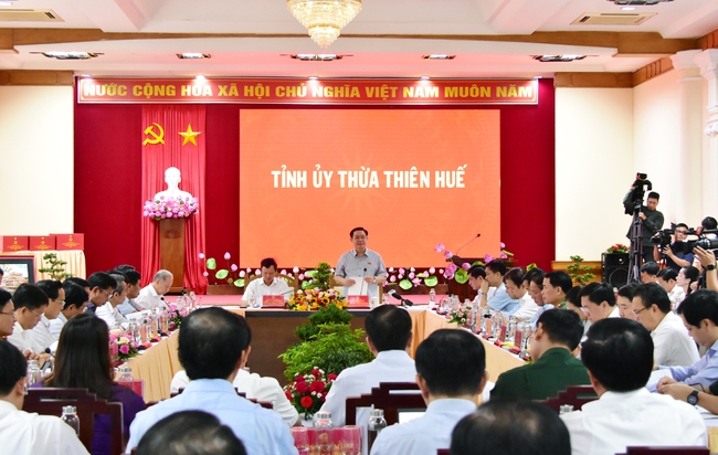 Chủ tịch Quốc hội: Thừa Thiên Huế cần chuẩn bị tốt đề án thành lập thành phố trực thuộc Trung ương  - Ảnh 2.
