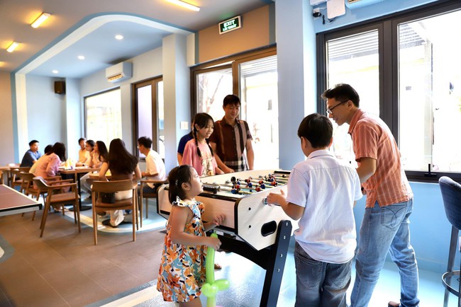 Mô hình cà phê kết hợp khu vui chơi trẻ em hút khách tại TP.HCM - Ảnh 1.