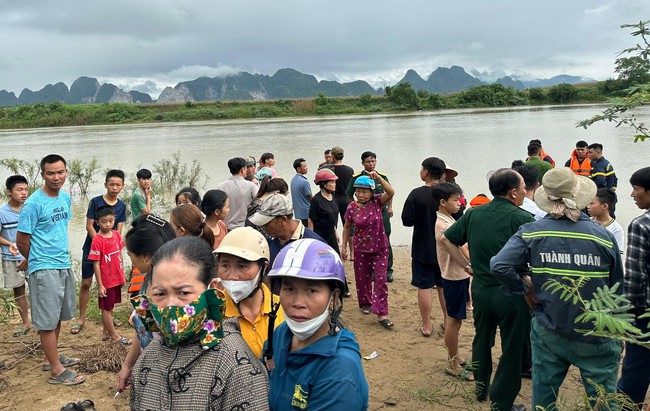 Nghệ An: Ba học sinh &quot;mất tích&quot;, tìm thấy 2 thi thể trên sông Lam - Ảnh 2.