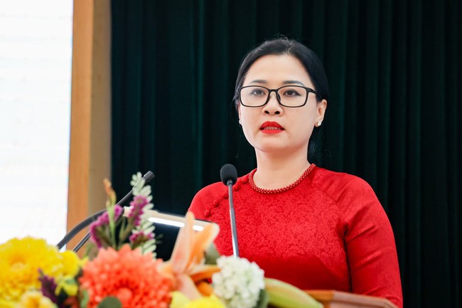 Bà Lê Anh Thư được bầu làm Phó Chủ tịch UBND quận Hoàn Kiếm - Ảnh 1.