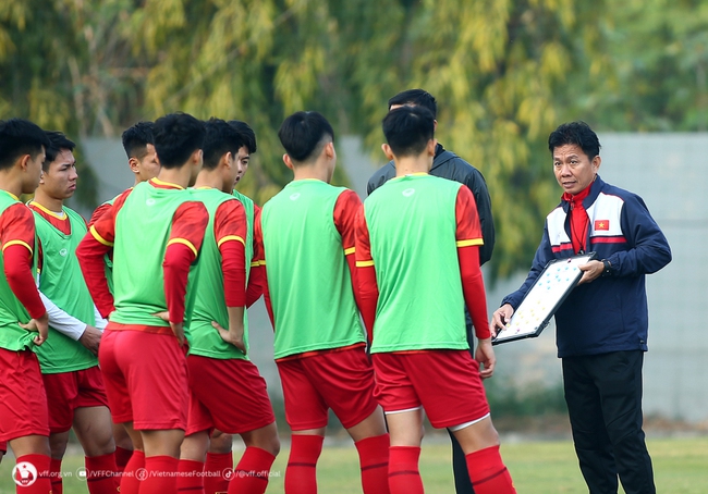 HLV Hoàng Anh Tuấn triệu tập cầu thủ từ Hàn Quốc cho U23 Việt Nam - Ảnh 1.