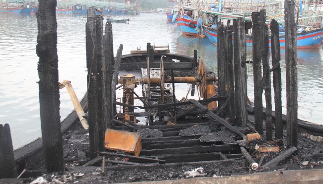 Xác định nguyên nhân ban đầu vụ cháy hàng loạt tàu công suất lớn tại cảng Lạch Quèn - Ảnh 3.