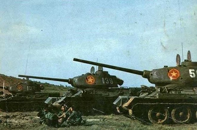 Việt Nam từng cải biên xe tăng T-34 thành… pháo phòng không tự hành - Ảnh 2.