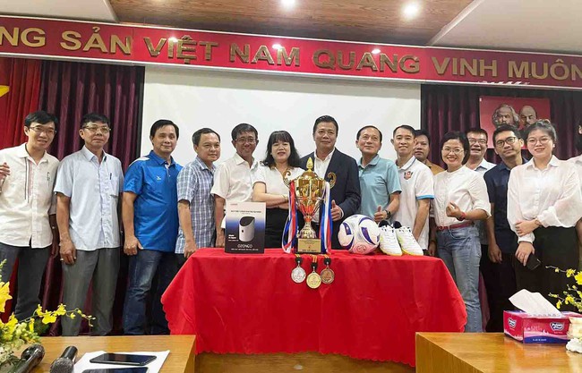 8 đội bóng tranh tài Giải Bóng đá báo chí toàn quốc Press Cup khu vực phía nam - Ảnh 1.