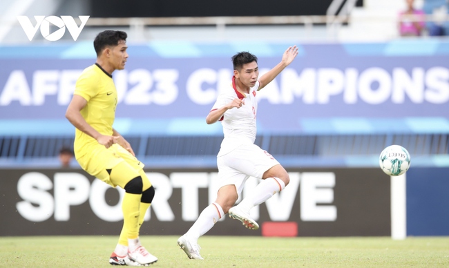U23 Việt Nam của HLV Hoàng Anh Tuấn hạ đẹp U23 Malaysia bởi tuyệt chiêu nào? - Ảnh 1.