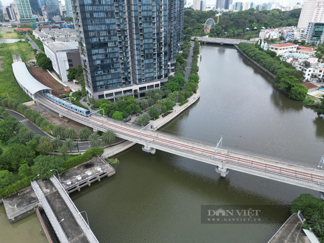 Chiêm ngưỡng đoàn tàu Metro Bến Thành - Suối Tiên chạy thử nghiệm toàn tuyến - Ảnh 8.
