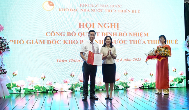 Công bố quyết định bổ nhiệm Phó Giám đốc Kho bạc nhà nước tỉnh Thừa Thiên Huế  - Ảnh 1.