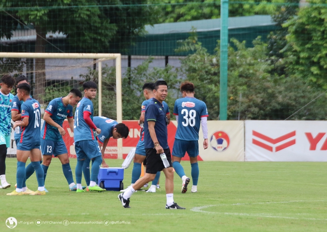 U23 Việt Nam bổ sung 5 cầu thủ: Có trung vệ HAGL cao 1m88 - Ảnh 6.
