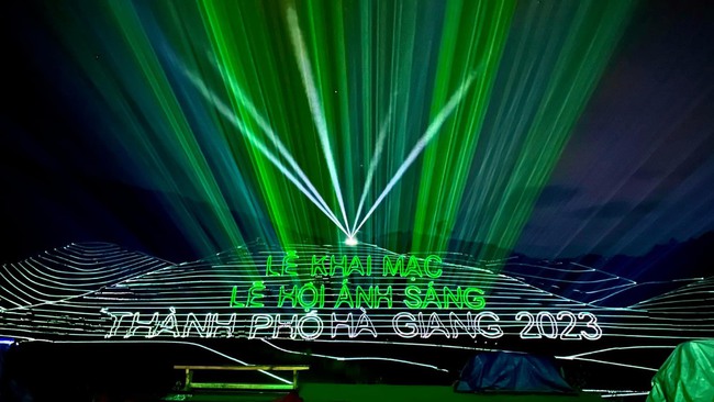 Lễ hội ánh sáng ở vùng cao Hà Giang có gì đặc biệt mà thu hút khách du lịch? - Ảnh 1.