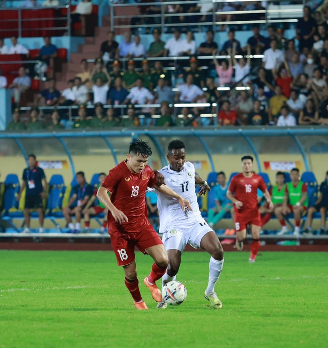 Chùm ảnh: Công Phượng - Văn Toàn lên tiếng, ĐT Việt Nam hạ gục Palestine - Ảnh 9.