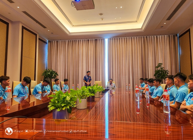 Chủ tịch LĐBĐVN Trần Quốc Tuấn gặp mặt, tiếp lửa ĐT Olympic Việt Nam - Ảnh 3.