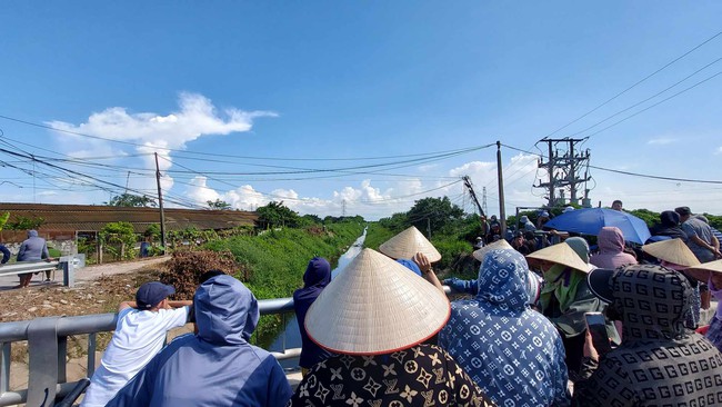 Vụ bắt cóc trẻ em ở Gia Lâm, Hà Nội: Công an 2 tỉnh đang truy bắt nghi phạm - Ảnh 1.