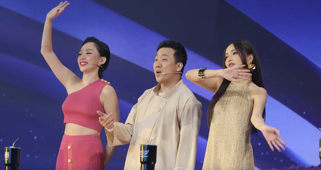 Ca sĩ mặt nạ: Tê Giác Ngộ Nghĩnh lộ diện, khán giả đều đoán ra từ trước nhưng Hội đồng cố vấn lại... bất ngờ - Ảnh 2.