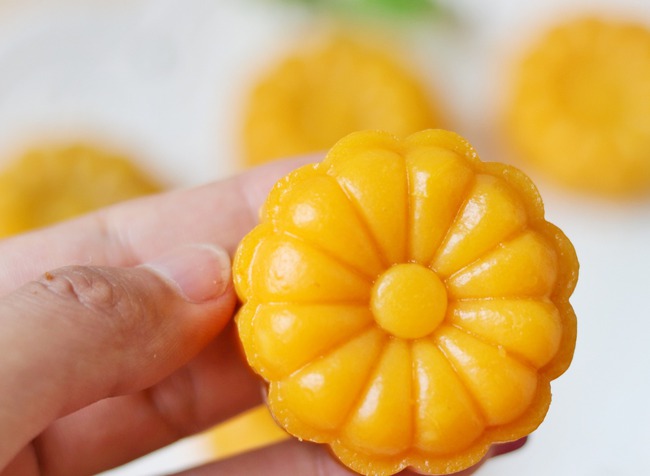 Loại củ &quot;trường sinh&quot; phối với quả &quot;siêu vitamin A&quot; thành bánh Trung thu ngon, đẹp, bổ - Ảnh 14.