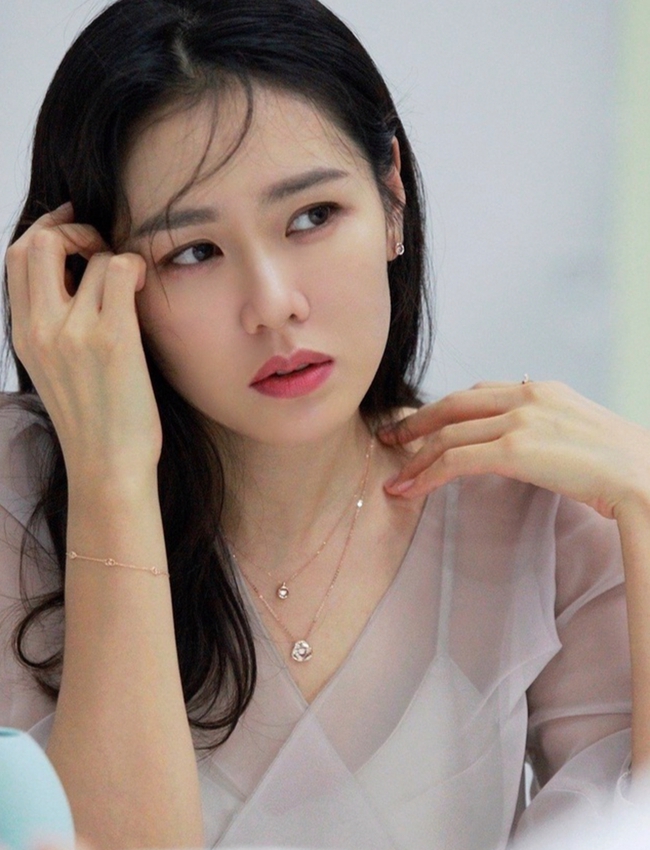 Đắm chìm trong hạnh phúc, Son Ye Jin chưa muốn trở lại đóng phim - Ảnh 3.