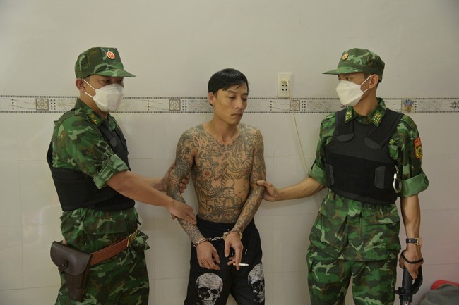 Bộ đội Biên phòng tỉnh Kiên Giang phá thành công chuyên án mua bán vũ khí quân dụng liên tỉnh - Ảnh 1.