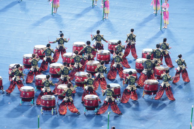 Lễ khai mạc ASIAD 19: Tôn vinh nét đẹp văn hóa, tinh thần thể thao cao thượng - Ảnh 3.
