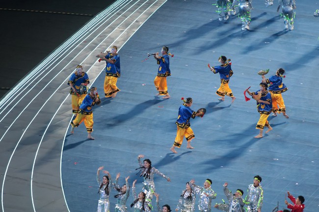 Lễ khai mạc ASIAD 19: Tôn vinh nét đẹp văn hóa, tinh thần thể thao cao thượng - Ảnh 5.
