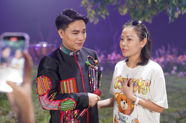 Giọng hát phi giới tính Trần Tùng Anh: Giọng hát lạ, chuyện đời cũng lạ! - Ảnh 2.