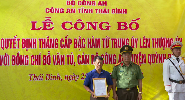 Truy thăng cấp bậc hàm cho trung úy Công an ở Thái Bình hy sinh khi làm nhiệm vụ - Ảnh 1.