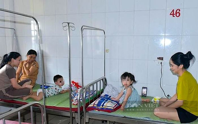 Hà Tĩnh: 10 trẻ nghi ngộ độc do ăn sữa chua nhà trường tự làm - Ảnh 2.