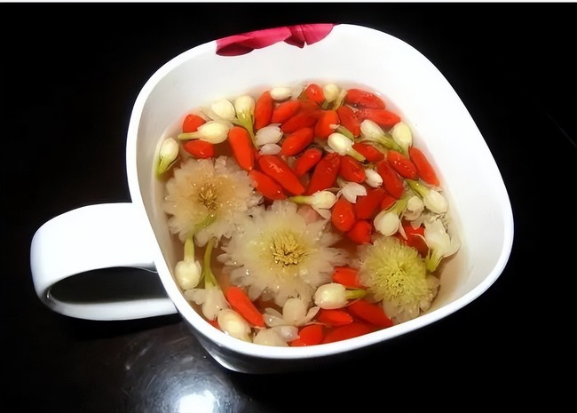 Loại quả rực rỡ, ngon ngọt, chống mệt mỏi, bổ mắt, dưỡng nhan nhưng không phải ai cũng ăn được - Ảnh 4.