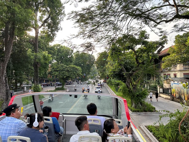 Ký ức Hà Nội: Nhớ về Thủ đô xưa với những cung đường xe buýt - Ảnh 1.