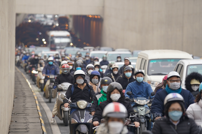 Người dân sinh sống ở Hà Nội nói gì trước thông  hạn chế xe máy vào nội đô - Ảnh 4.