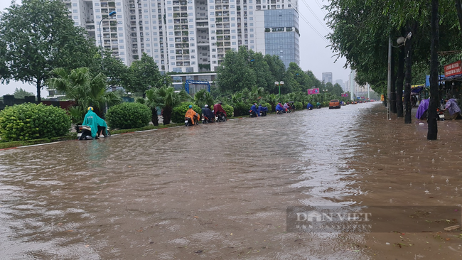 Hà Nội mưa là ngập: Loay hoay giải đề bài thoát nước - Ảnh 2.
