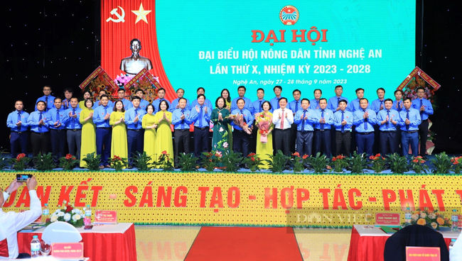 Ông Nguyễn Quang Tùng được bầu tái đắc cử chức Chủ tịch Hội Nông dân tỉnh Nghệ An - Ảnh 2.