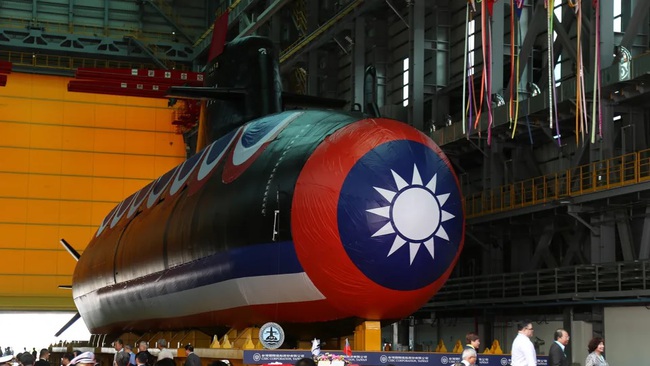 Đài Loan trình làng tàu ngầm tự chế đầu tiên để tăng cường khả năng răn đe - Ảnh 1.