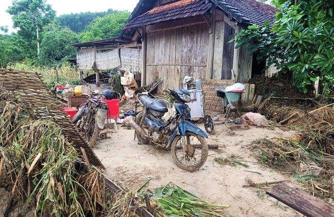 Huyện nghèo ở Nghệ An chịu thiệt hại nặng nề sau trận lũ kinh hoàng - Ảnh 2.