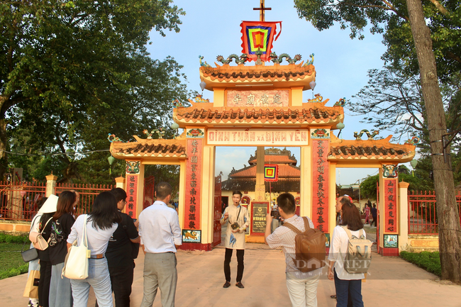 Trải nghiệm đi “chợ ma” duy nhất Việt Nam ở miền Tây - Ảnh 4.