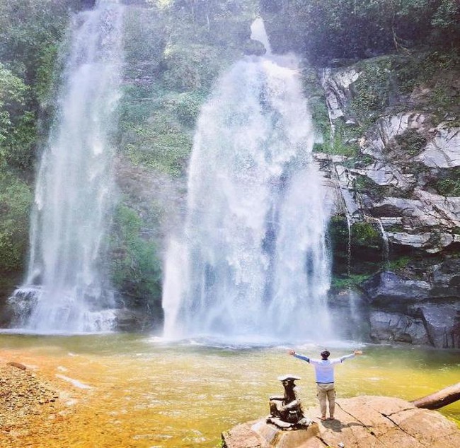 Một thác nước đẹp như phim ở Hà Giang cao 1480m so với mặt nước biển, nằm giữa rừng nguyên sinh - Ảnh 3.