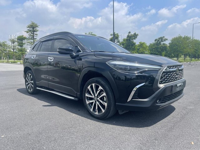 Bán 2 tháng không &quot;trôi&quot;, Toyota Corolla Cross xuống giá ngỡ ngàng - Ảnh 1.