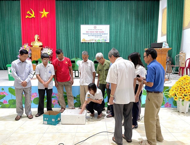 Hội Nông dân tỉnh Ninh Bình tập huấn cho hội viên, nông dân cách nuôi sâu canxi - Ảnh 1.