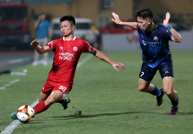 Quyết tâm trở lại V.League, SHB Đà Nẵng chiêu mộ &quot;máy chạy&quot; của Viettel FC? - Ảnh 2.