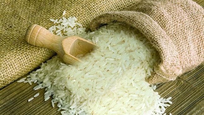 Giá gạo xuất khẩu rời đỉnh, gạo Việt Nam vẫn cao nhất thế giới - Ảnh 1.