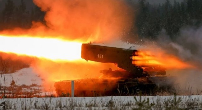 Ukraine dùng HIMARS tiêu diệt thứ vũ khí khủng khiếp của Nga giấu kín trong rừng- Ảnh 1.