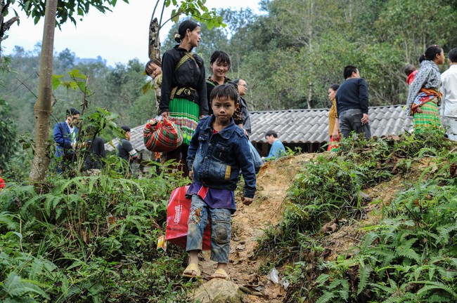 “Phiên Chợ 0 đồng": Yêu thương làm quà, xuân đến bản cao- Ảnh 23.