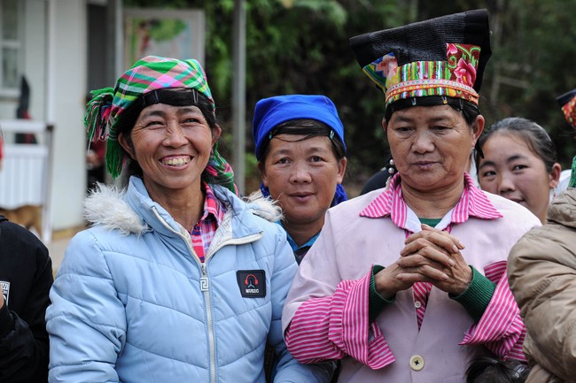 “Phiên Chợ 0 đồng": Yêu thương làm quà, xuân đến bản cao- Ảnh 10.